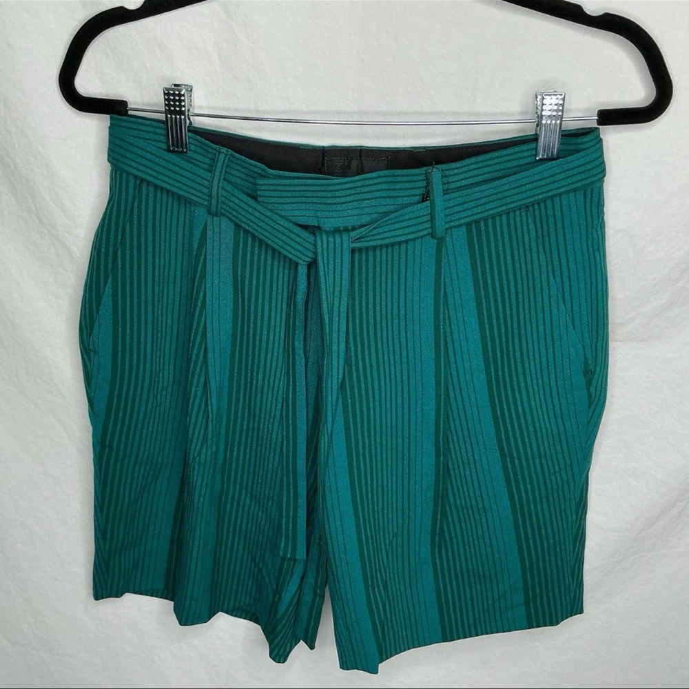 NWT ASOS Dress Shorts Women’s‎ Sz 30 Waist Green Striped Tie Waist Belt Dressy